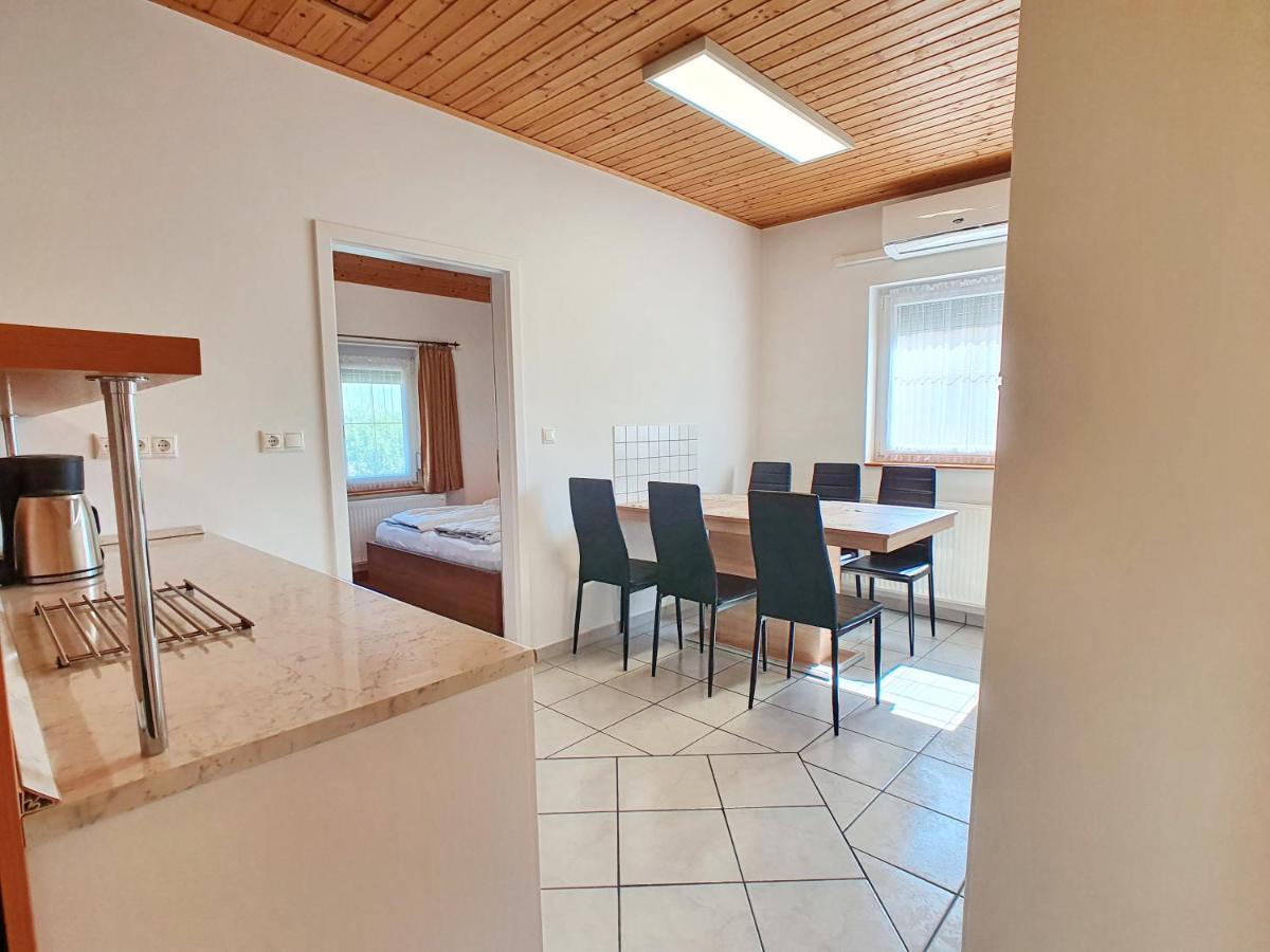 Krisztian Apartmanhaz Vonyarcvashegy Eksteriør bilde